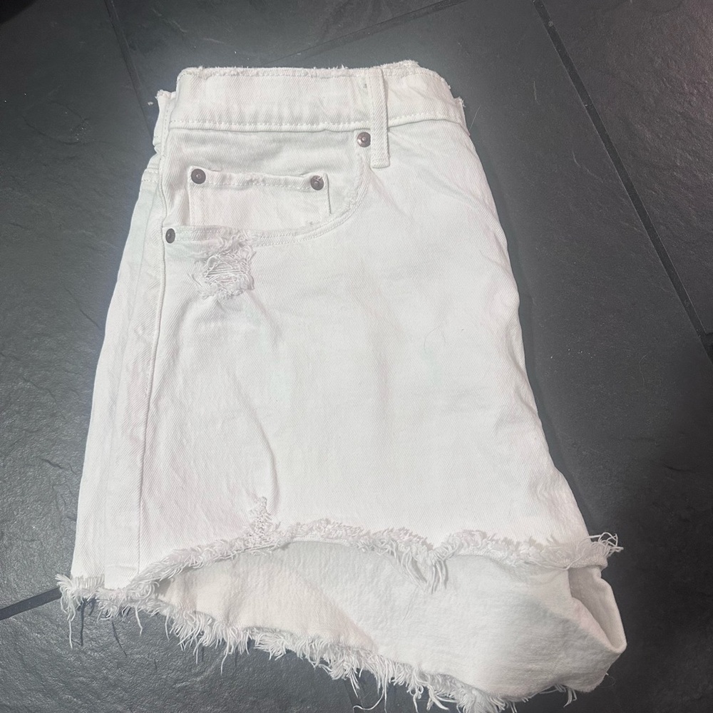Abercrombie high-waisted white shorts
